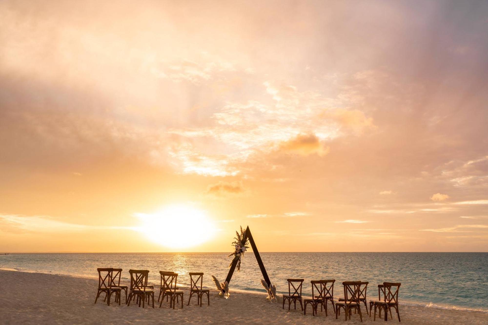 Отель The Ritz-Carlton, Turks & Caicos Грейс-Бэй Экстерьер фото